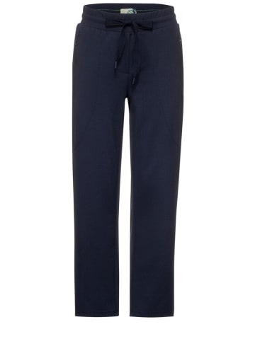 Cecil Capri in deep blue