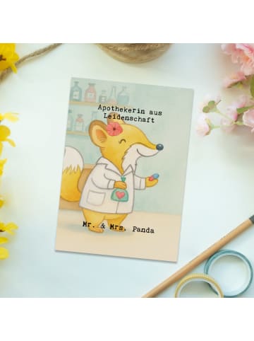 Mr. & Mrs. Panda Postkarte Apothekerin Leidenschaft Design mit S... in Weiß