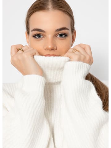 SASSYCLASSY Oversize Rollkragenpullover in Offwhite