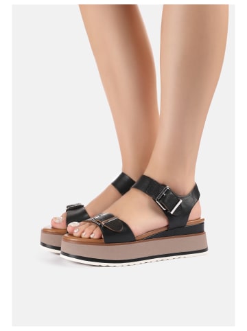 INUOVO Sandalen in Black