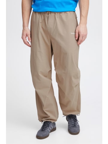 TheJoggConcept. Stoffhose JCMMFRANCO PARACHUTE 22800450 moderne Jogginghose im Fallschirm-Look in Beige