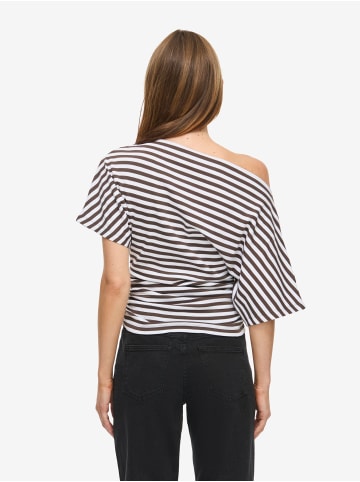 Noisy may Off Shoulder Top in Chocolate Brown1