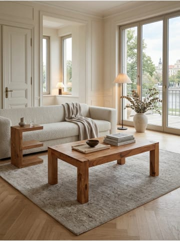 KADIMA DESIGN Rustikaler Couchtisch NAKO: Massivholz, quadratisch, pflegeleicht in Beige