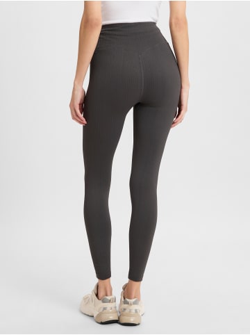 Aim'n Hose in grau