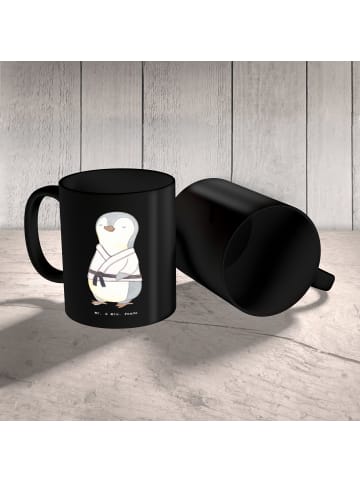 Mr. & Mrs. Panda Tasse Karate Trainerin mit Spruch in Schwarz
