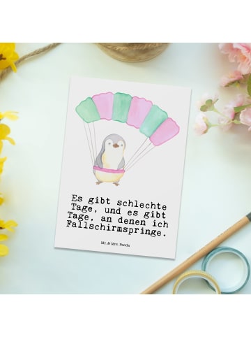 Mr. & Mrs. Panda Wanddeko Pinguin Fallschirm springen mit Spruch in Weiß