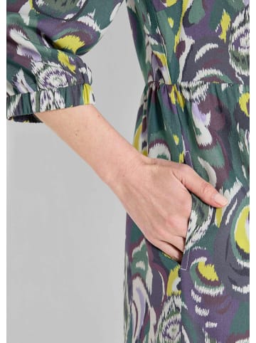 GOLDNER Kurzgröße:  Elegantes Viskosekleid mit Stufenrock in grün / gemustert