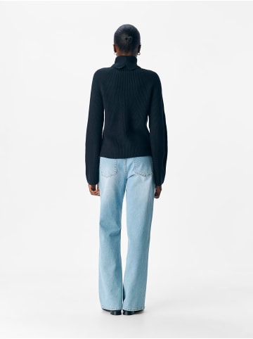 Object Pullover in Black