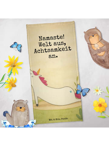 Mr. & Mrs. Panda Strandhandtuch Einhorn Yoga Design mit Spruch in Weiß