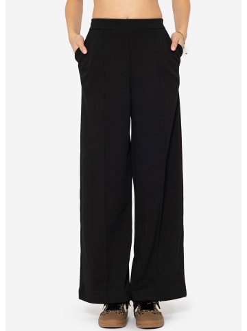 SASSYCLASSY Jogginghose mit Biese in Schwarz