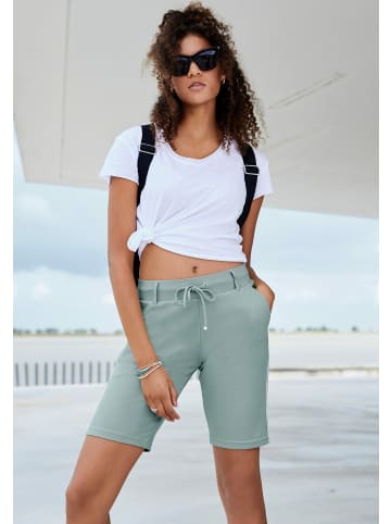 LASCANA Shorts in mint