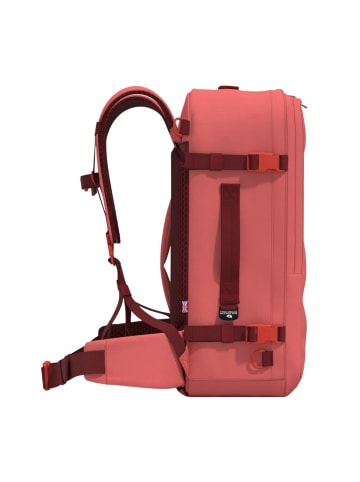 Cabinzero Travel Cabin Bag Classic Pro 42L Rucksack 54 cm Laptopfach in peach valley