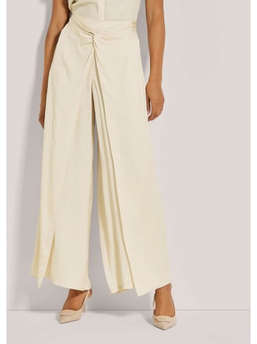 MADELEINE Sommerliche Stoffhose mit Überwurf in perlweiß