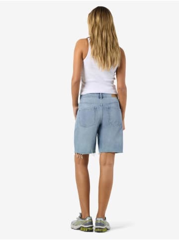 Noisy may Short in Light Blue Denim