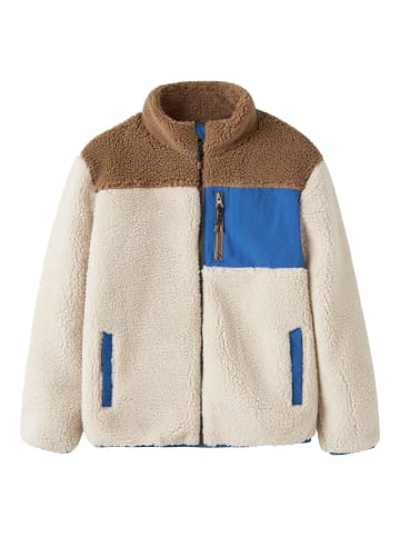 name it Teddyjacke in Rainy Day