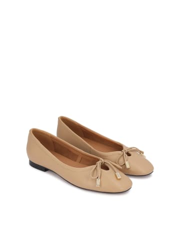 Kazar Pumps in Beige