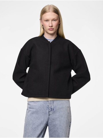 Pieces Jacke in Black