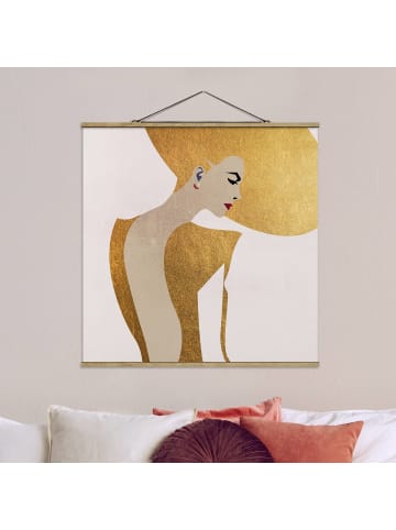 WALLART Stoffbild mit Posterleisten - Dame mit Hut in Gold in Gold