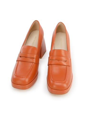 Wittchen Leather pumps in Orange