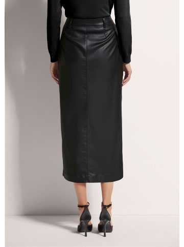 MADELEINE Beschichteter Rock im Wickel-Look in schwarz