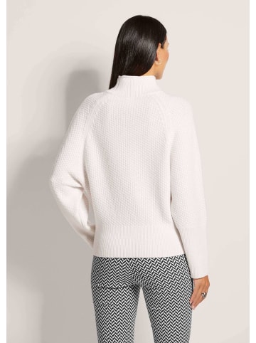 MADELEINE Stehkragen-Pullover mit Fledermausärmeln in wollweiß