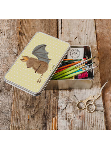 Mr. & Mrs. Panda Geschenkbox Fledermaus Sitzen ohne Spruch in Gelb Pastell