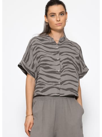 SASSYCLASSY Musselin Bluse mit Leo-Primt in Taupe