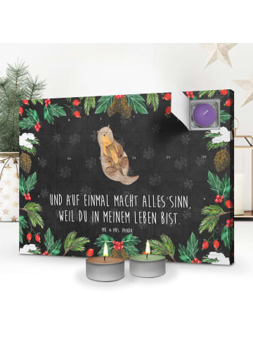 Mr. & Mrs. Panda adventskalender kerzen Otter Kind mit Spruch in Kreidetafel