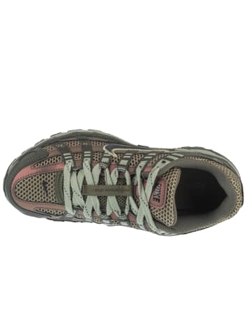 Nike Nike W P-6000 SE in Grün