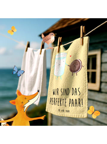Mr. & Mrs. Panda Handtuch Milch Keks mit Spruch in Gelb Pastell