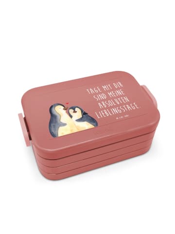 Mr. & Mrs. Panda Vesperbox Pinguin umarmen Motiv mit Spruch in Rot Pastell