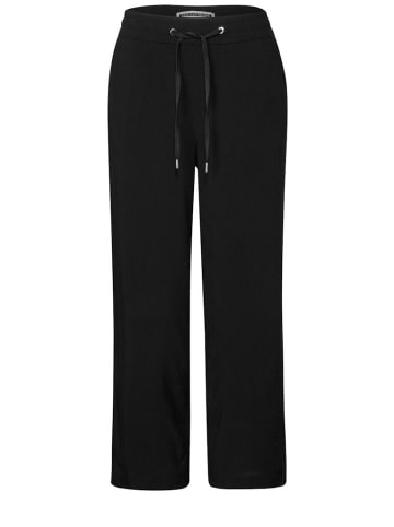 Street One Capri in Black