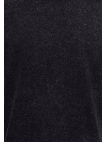 PLUMDALE Men T-Shirt in BLACK