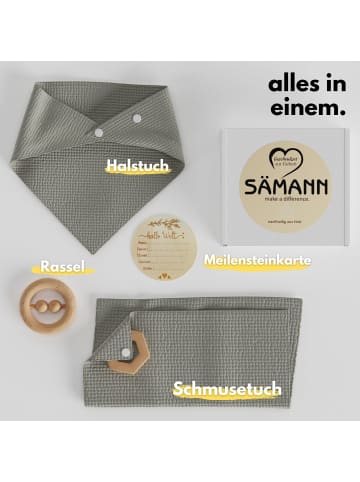 Sämann Baby Geschenkset zur Geburt mit Halstuch, Rassel, Karte, Schmusetuch olivgrün