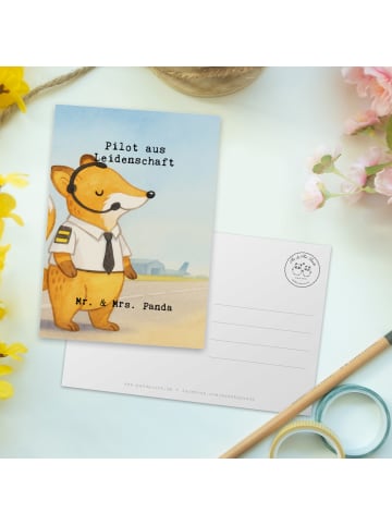 Mr. & Mrs. Panda Postkarte Pilot Leidenschaft Design mit Spruch in Weiß