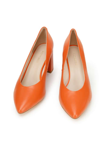 Wittchen Leather pumps in Oragne