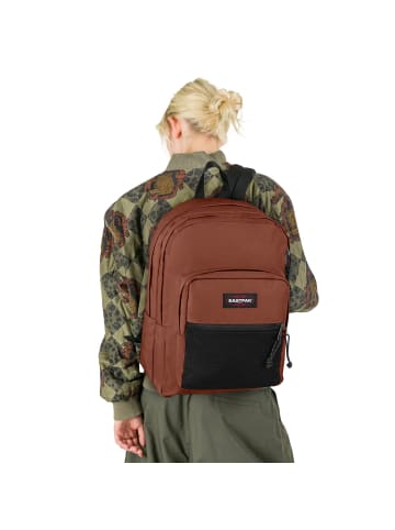 Eastpak Pinnacle Daypack 42 cm in nutmeg brown