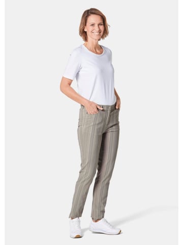 GOLDNER Kurzgröße:  Sportliche Strukturhose in elastischer Ware in zement