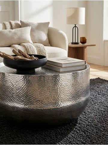 KADIMA DESIGN Couchtisch Aluminium Silber 60x60x35cm Wohnzimmertisch Hammerschlag in Silbern