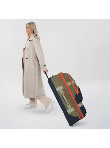 Ogio Alpha Terminal 4 Rollen Trolley 74 cm mit Dehnfalte in midnight olive