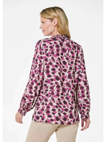 GOLDNER Kurzgröße:  Bluse Langarmshirt mit Smok-Details in beere / gemustert
