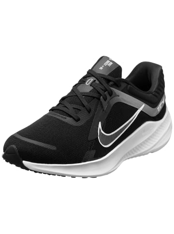 Nike Performance Laufschuh Quest 5 in schwarz / weiß
