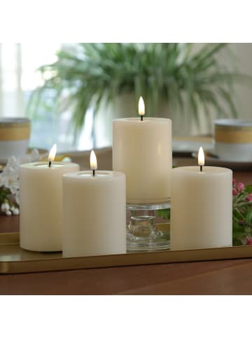 Deluxe Homeart 4er Set LED Kerzen MIA Echtwachs Deluxe 7,5x10cm mit Batterien Fernb. In creme