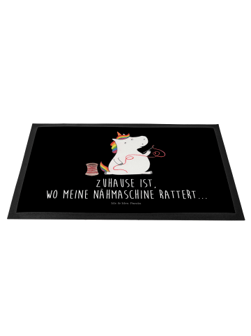 Mr. & Mrs. Panda Schmutzmatte Einhorn Näherin mit Spruch in Schwarz