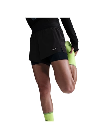 Nike Weste W NK SWIFT DF MR 2N1 SHRT in Schwarz017