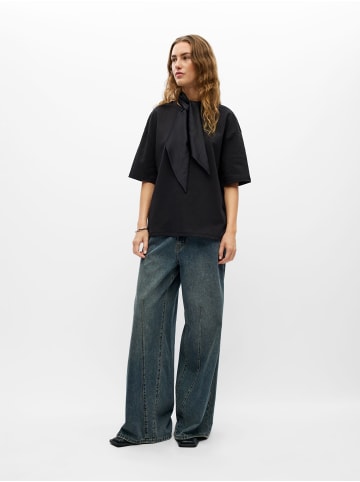 Object T-Shirt in Black1