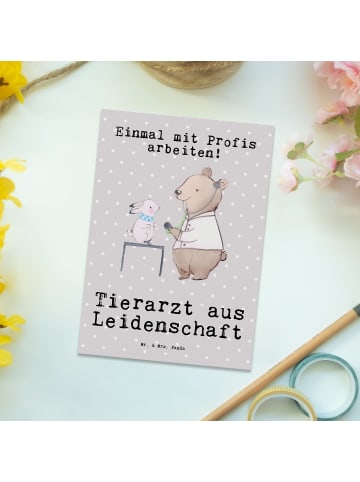 Mr. & Mrs. Panda Postkarte Tierarzt Leidenschaft mit Spruch in Grau Pastell