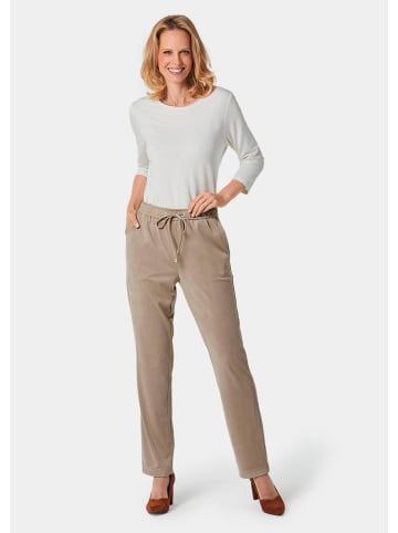 GOLDNER Kurzgröße:  Freizeithose SARA in Veloursleder-Optik in kitt