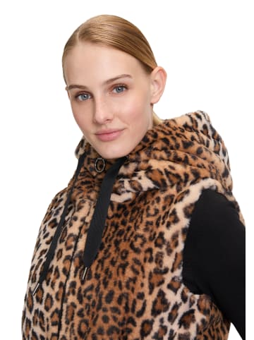 Betty Barclay Weste in camel braun - 0001