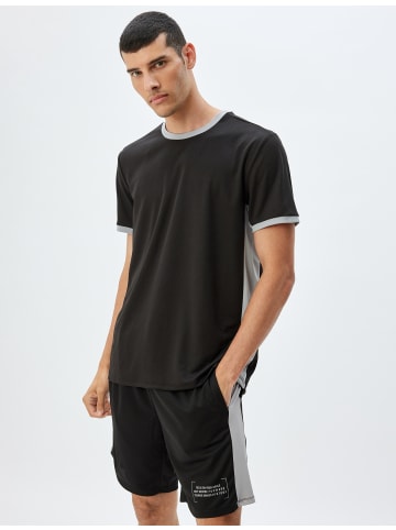 KOTON T-shirt in Schwarz